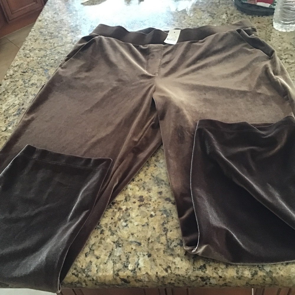 Women’s Loft casual wide legged pull on brown velour pants